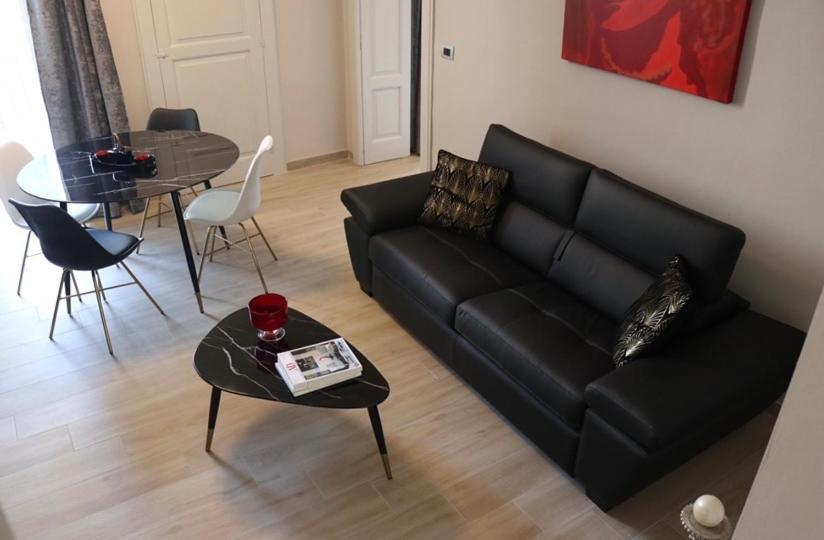 Calefati Gallery Luxury Apartment Bari Bagian luar foto