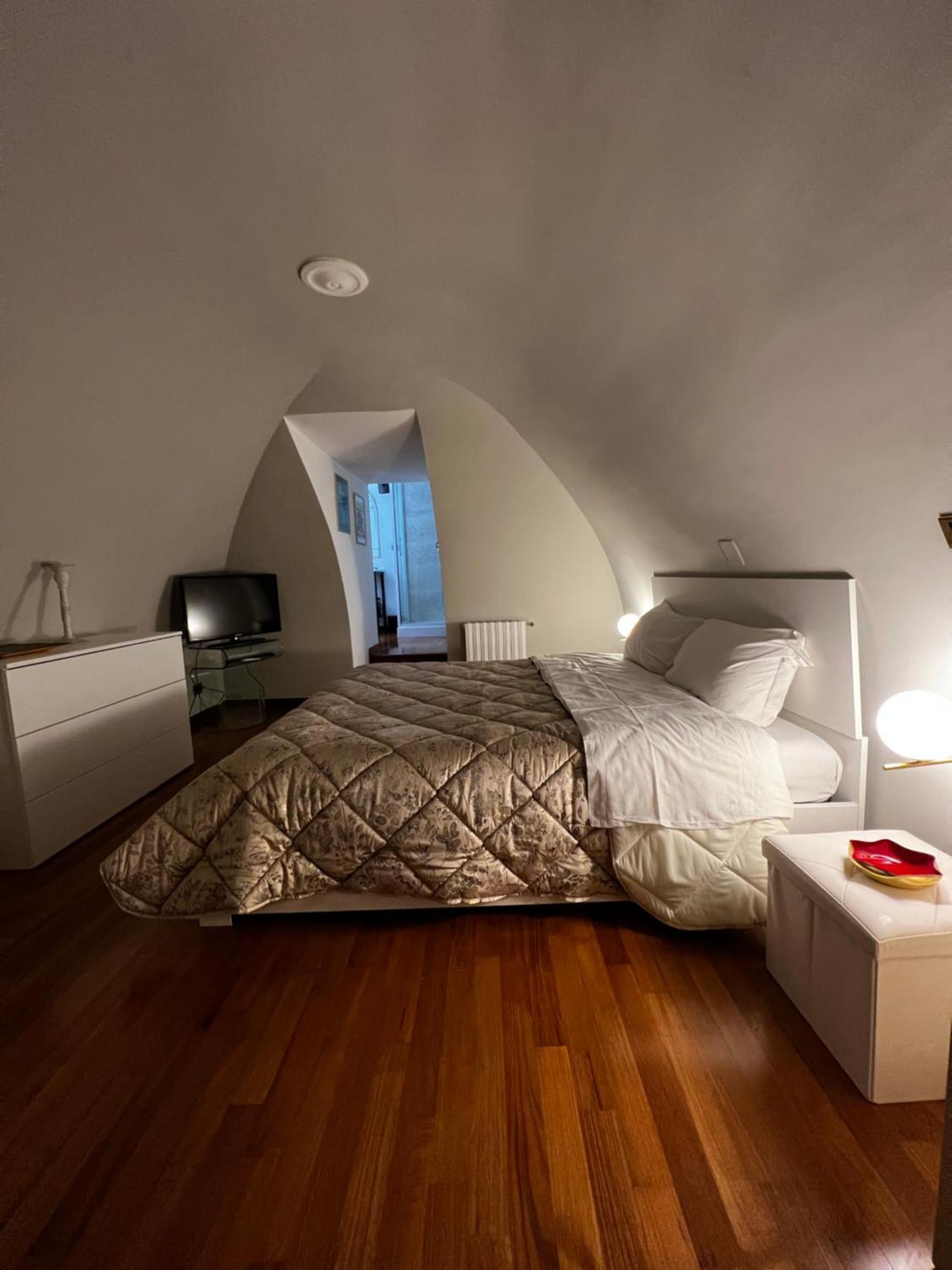 Calefati Gallery Luxury Apartment Bari Bagian luar foto